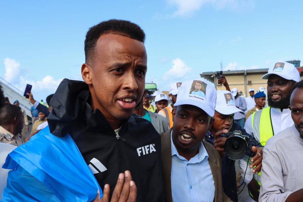 Omar Artan, árbitro somalí al que le fue negado el acceso a Estados Unidos para el Mundial 2026 - Foto: EFE