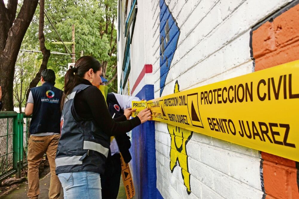 Autoridades de la delegación Benito Juárez colocaron sellos de clausura en diversos centros educativos por no cumplir con las medidas en materia de protección civil (ESPECIAL)