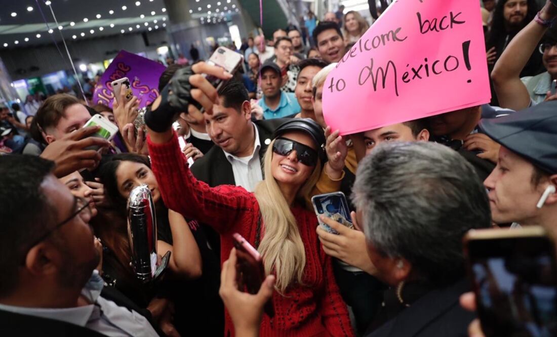 Paris Hilton fue recibida por sus fans cuando arribó a la Ciudad de México. Foto: Iván Stephens