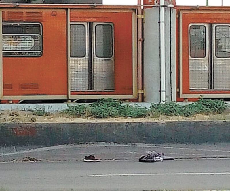 Los hechos. Antes de arrojarse, el hombre se desnudó y corrió por la avenida. ESPECIAL