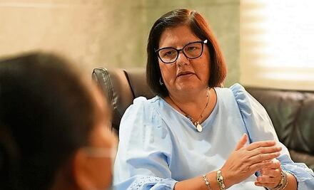 Presidenta municipal  morenista intenta huir disfrazada de policía