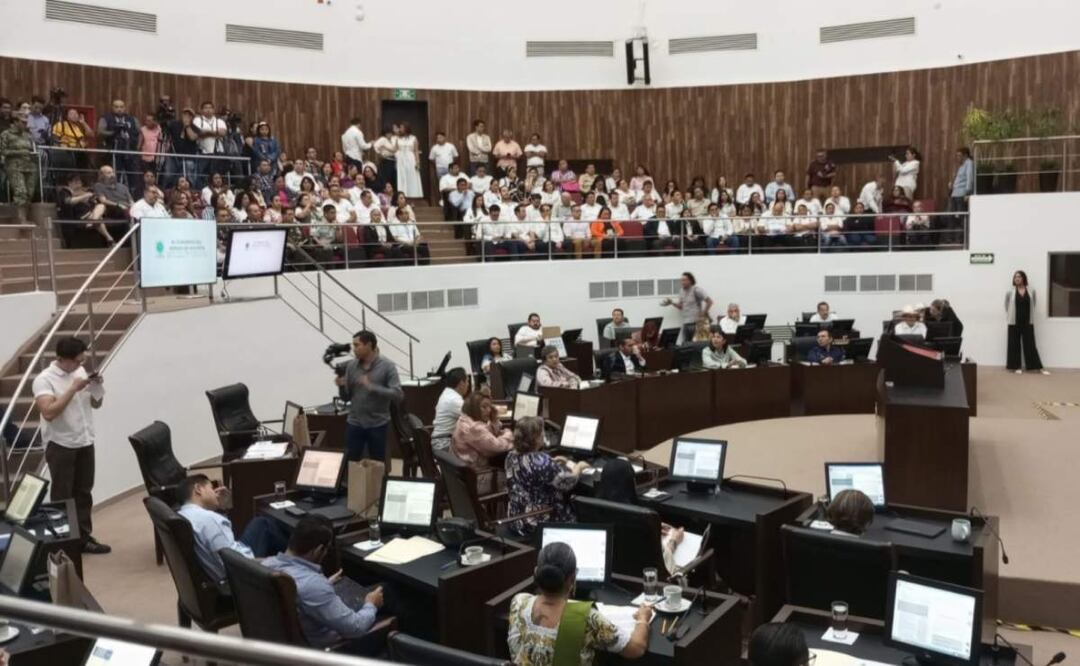Diputadas de Yucatán presentan iniciativas ante el Congreso para legislar a favor de la despenalización del aborto en el estado (26/02/2025). Foto: Especial