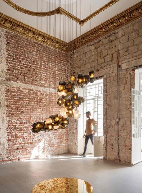 Maison Diez Company, experiencia de luz a través de instalaciones