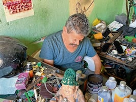 “Mi trabajo ya va a morir”, dice reparador de balones
