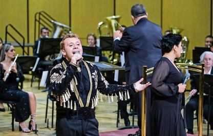 Homenaje a Juan Gabriel en el Teatro Degollado termina en tributo a Naasón Joaquín
