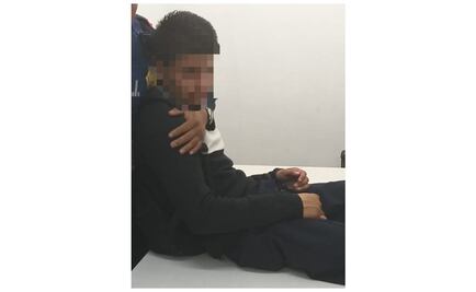 Policías evitan que joven se arroje a las vías en Metro Miguel Ángel de Quevedo