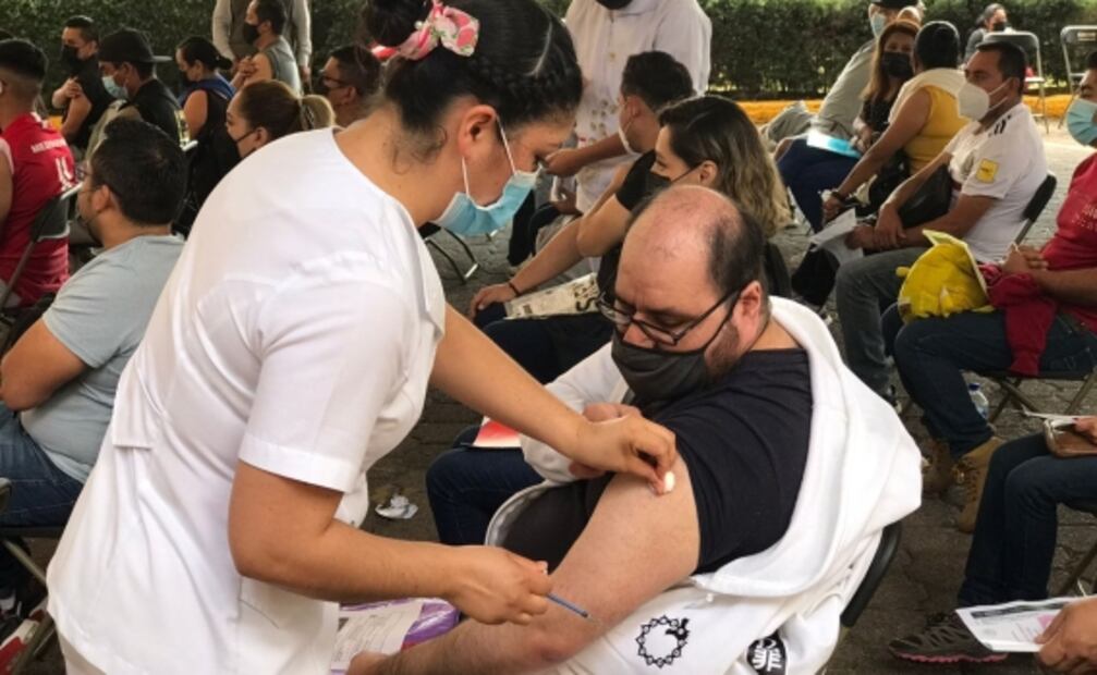 Edomex rompe récord de vacunación contra el Covid-19 en grupo etario de 30 a 39 años 