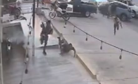 Sicarios corriendo, una detención y civiles buscando refugio: difunden VIDEOS de balaceras en Altar, Sonora