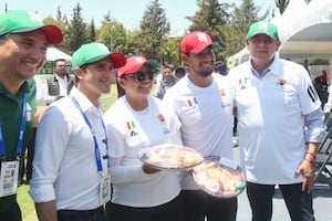 Rommel Pacheco celebra el tercer bronce de México en la Copa del Mundo de Tiro con Arco