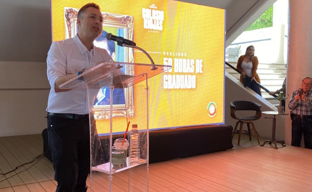 Universitarios de Sonora cuestionan a Luis Donaldo Colosio por su identidad regional; “¿Qué chingados esperan para arreglarla?”, contesta.
Foto: Amalia Escobar.