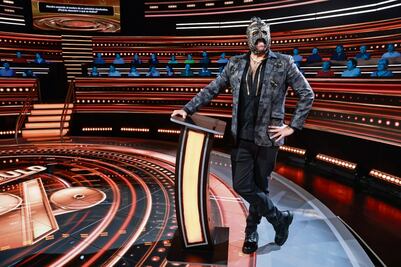 El escorpión dorado, "el dios del Internet", se sube al ring de la tv