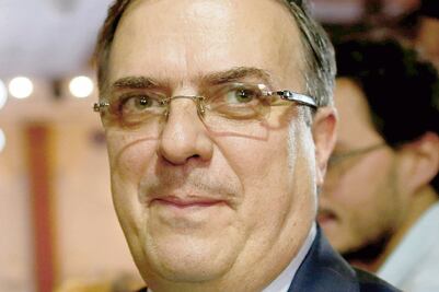 Marcelo Ebrard, con vena diplomática