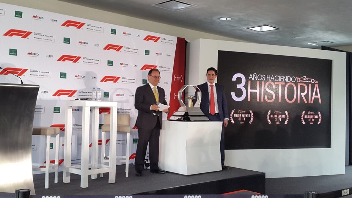 Federico Compeán, director de la F1 en México, acompañado de Rodrigo Sánchez director de mercadotecnia