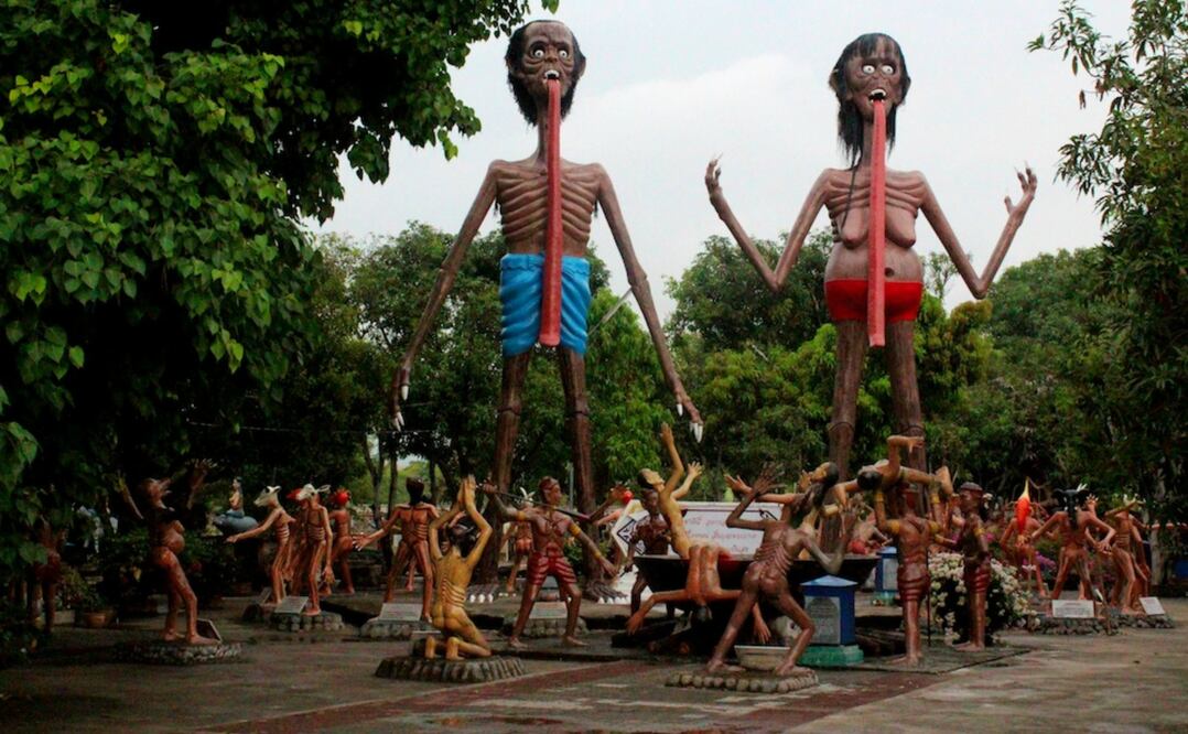 "Las almas hambrientas", una de las esculturas que verás desde el inicio del recorrido. (Foto: Wikimedia Commons/Qormyach)