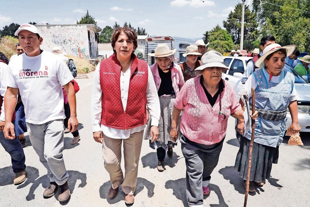 La texcocana recorrió a pie Donato Guerra, Villa de Allende y Villa Victoria, en la región de los volcanes, y San Francisco Tlalcilalcalpan, en Almoloya (IRVIN OLIVARES. EL UNIVERSAL)