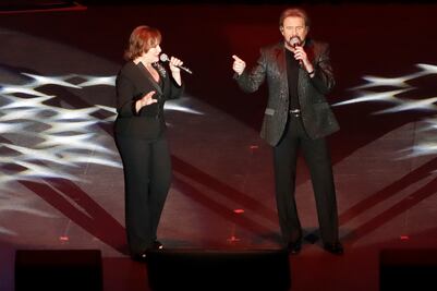 Pimpinela regala velada de romanticismo en el Metropólitan