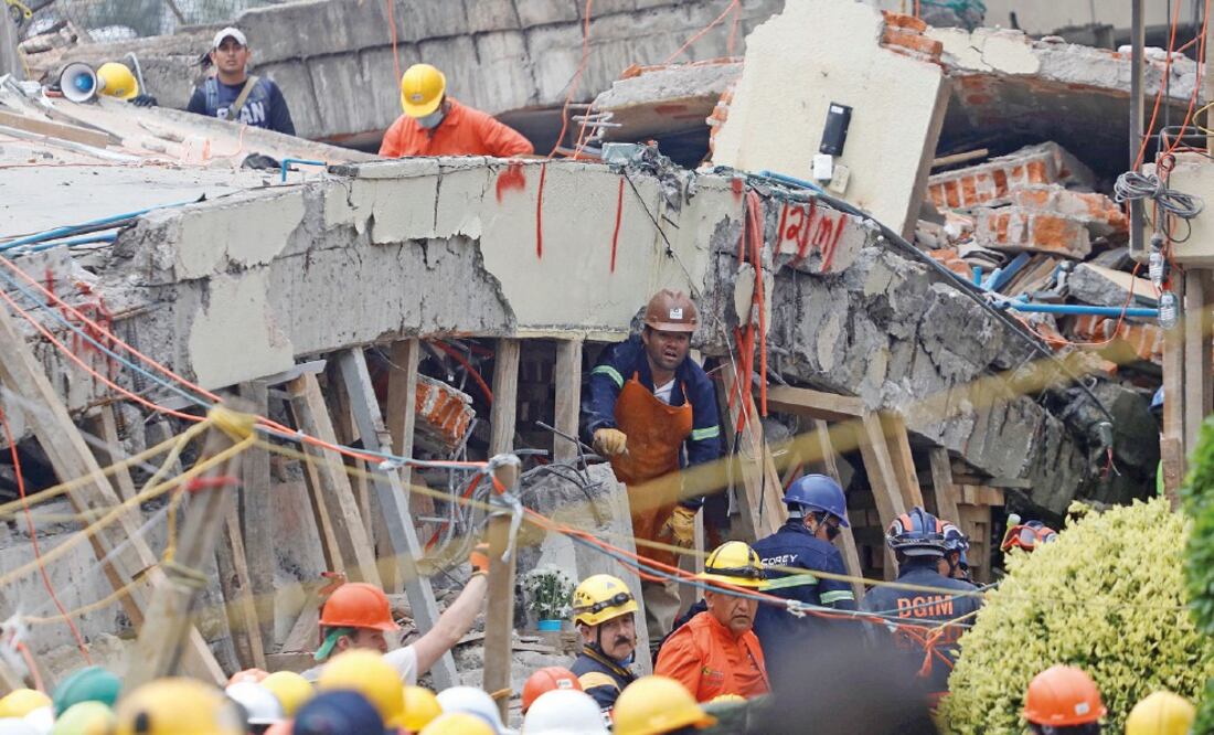 Los expertos hicieron énfasis en que la construcción no se derrumbó hacia abajo, como regularmente sucedió con los edificios viejos y que quedaron sensibles después del primer sismo del 7 de septiembre pasado. (FOTOS: ARCHIVO EL UNIVERSAL)