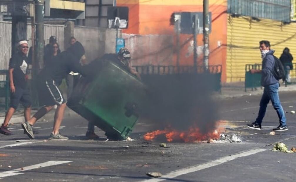 Extienden toque de queda en Chile por nueva jornada de protestas y disturbios
