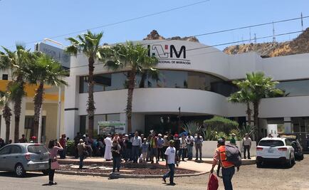 Segob entrega permisos de estadía a migrantes en Baja California