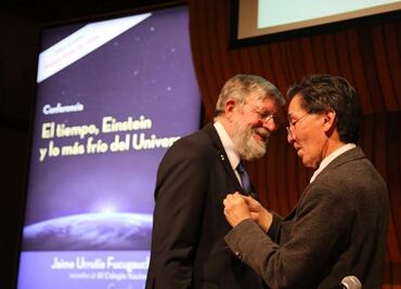 Premio Nobel de Física dialoga con estudiantes