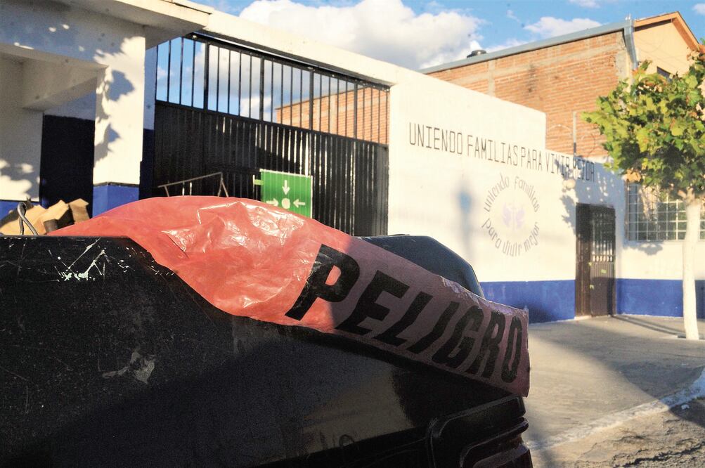 El martes, un grupo armado ingresó al centro de rehabilitación “Un ie n do familias para vivir mejor”, en la colonia Rosario, donde asesinó a 14 personas. (LUIS FIERRO. EL UNIVERSAL)