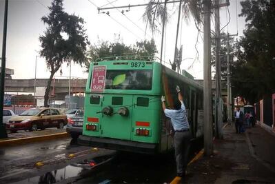 Suspenden servicio en dos líneas del Trolebús por robo de cable