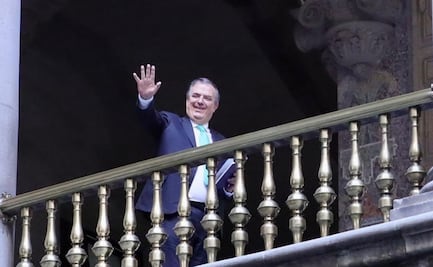 Marcelo Ebrard comparte credencial en el Día del Estudiante y así se veía de niño en 6º "A"