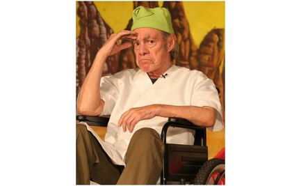 “El Loco” Valdés se recupera y disfruta de un vodkita