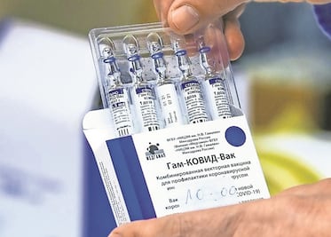 Rusia dice Sputnik V es eficaz contra todas variantes incluida sudafricana