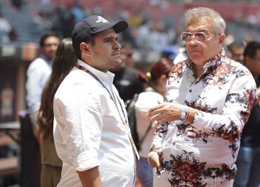 Hijo de AMLO presente en la práctica de bateo en el Estadio Alfredo Harp Helú