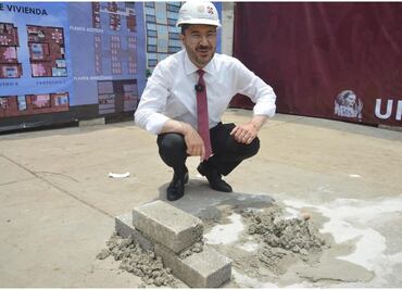 Martí Batres coloca "el primer ladrillo" de unidad habitacional en Coyoacán; beneficiará a personas de bajos recursos