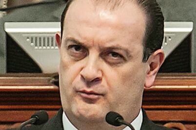 Hallan auto donde llevaron a colgado