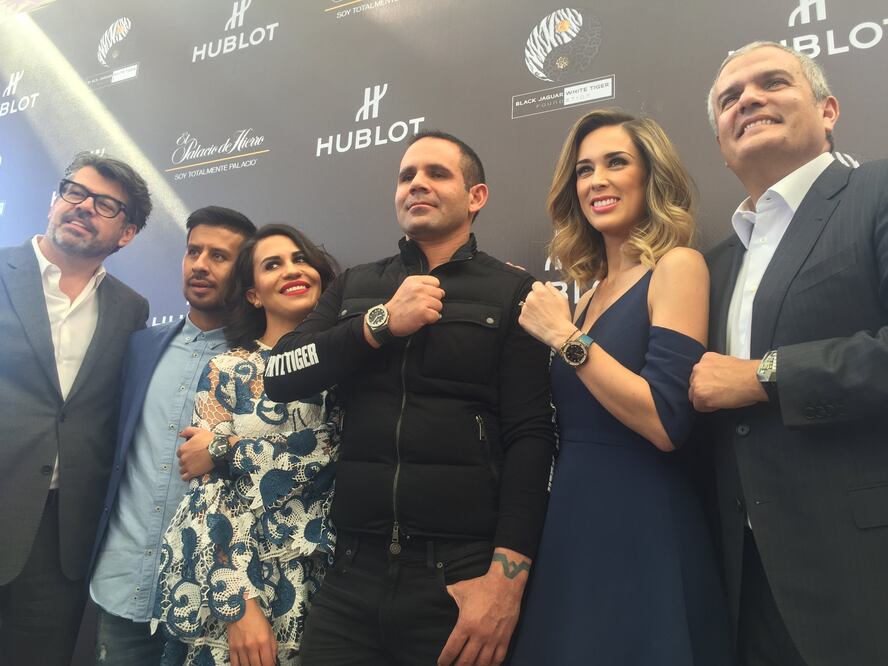 Desde la izquierda: Carlos Salcido, Prince Lauder, Gina Ortega, Eduardo Serio, Jacqueline Bracamontes y Ricardo Guadalupe en el evento de Hublot y Black Jaguar-White Tiger.