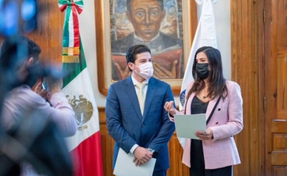 Mariana Rodríguez no es tan original ni exclusiva en su guardarropa