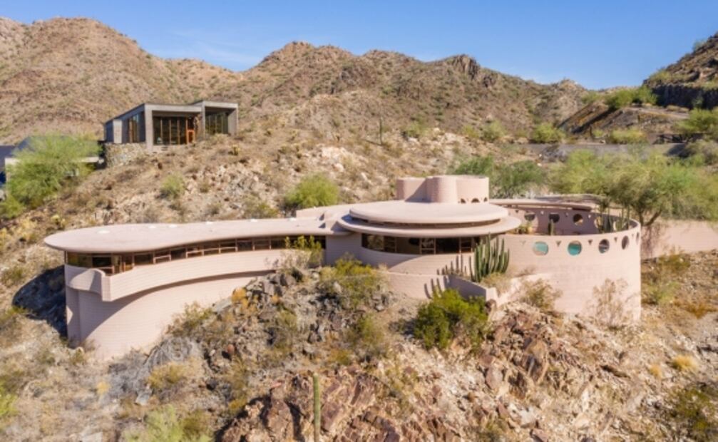 La última casa que diseñó Frank Lloyd Wright, subastada en 1.7 millones de dólares