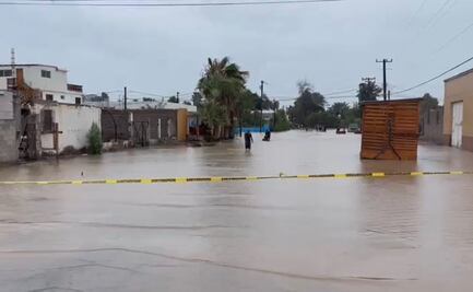 Autoridades en Sonora atienden afectaciones provocadas por huracán Kay en Bahía de Kino