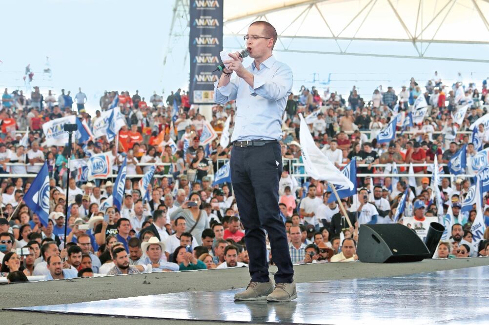 El candidato presidencial, Ricardo Anaya, dijo que le dará todo el apoyo, respaldo en materia de infraestructura y oportunidades de empleo a los jóvenes para que se puedan quedar en Durango (ARIEL OJEDA. ELUNIVERSAL)