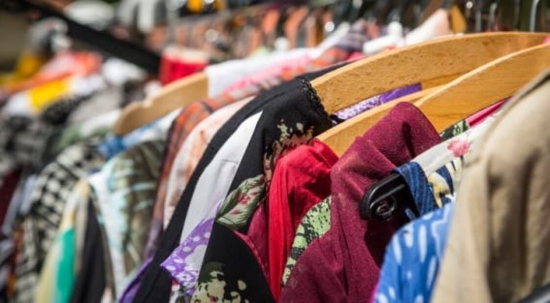 Cómo organizar y darle más espacio a tu clóset en la cuarentena