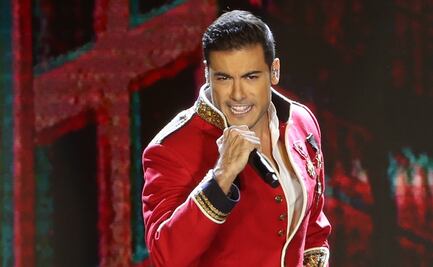 Carlos Rivera enamora a sus fans con música, pizzas y refrescos