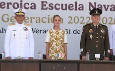 Sheinbaum reconoce al almirante Raymundo Morales; "un gran secretario de Marina", dice