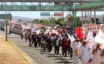 Antorcha acusa retención de autobuses en manifestación en Hidalgo