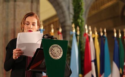 AMLO comparte mensaje de Beatriz Gutiérrez Müller durante cena por cumbre de la Celac