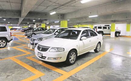 Senador propone cobro de estacionamiento por minuto y no por hora o tarifa