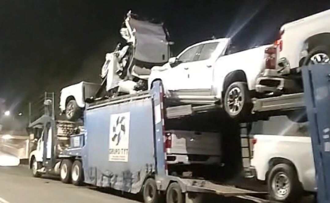 Autos destrozados tras accidente. Foto: Especial