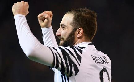 Juventus gana y sigue más líder que nunca en Italia