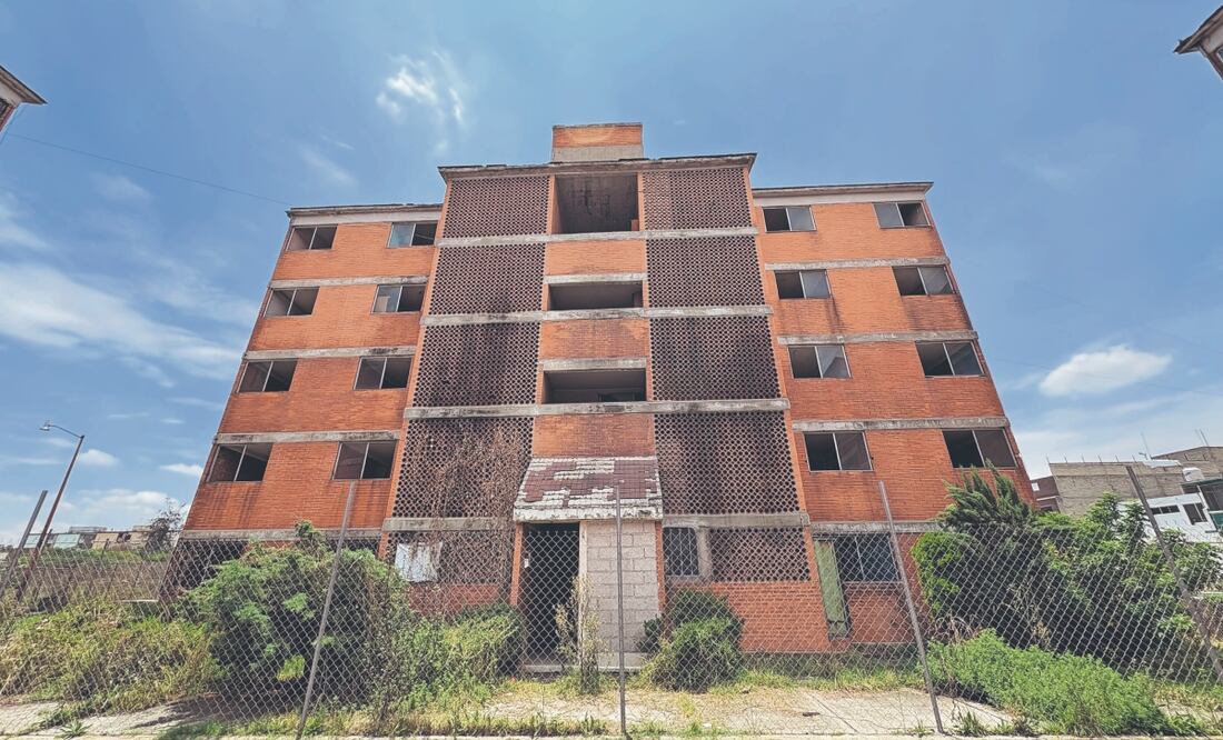 Habitantes de la Unidad Habitacional La Isla aseguran que viven en departamentos con riesgo de caerse debido al hundimiento de la zona. FOTOS: ARTURO CONTRERAS. EL UNIVERSAL