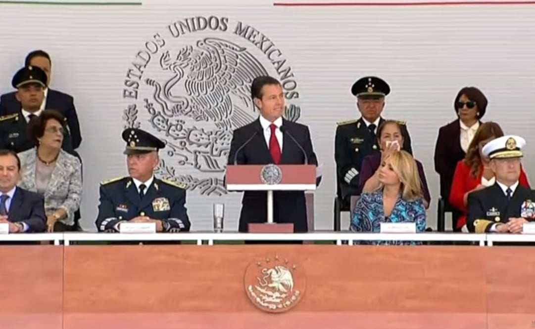 El Presidente encabezó la ceremonia de clausura y apertura de cursos de los planteles del Sistema Educativo Militar. /Tomada de @PresidenciaMX