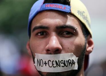 Protestan periodistas en Caracas por la libertad de expresión