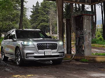 A prueba: Lincoln Aviator Grand Touring 2020, ¿El final de los autos de gasolina convencionales?