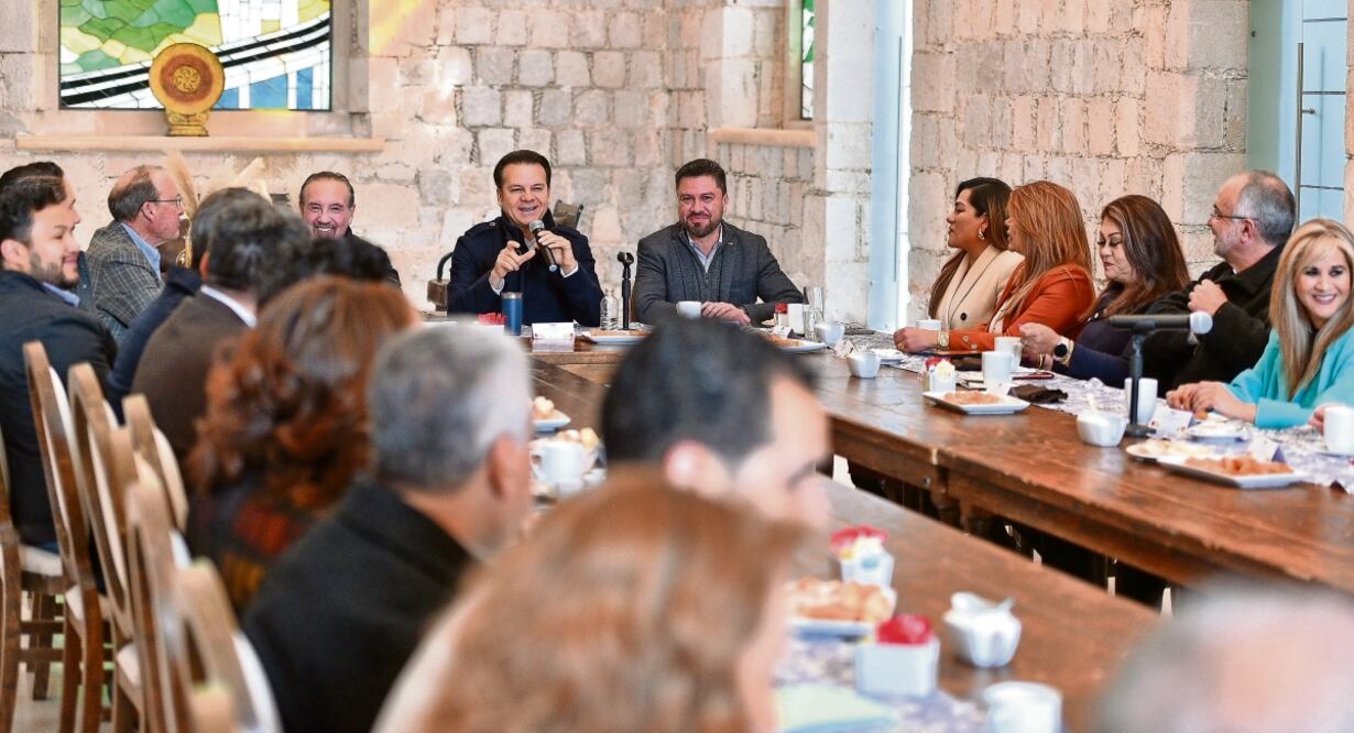 El gobernador se reunió con integ rantes del CCE, a quienes pidiótrabajar juntos por el bien de Durango. Foto: especial